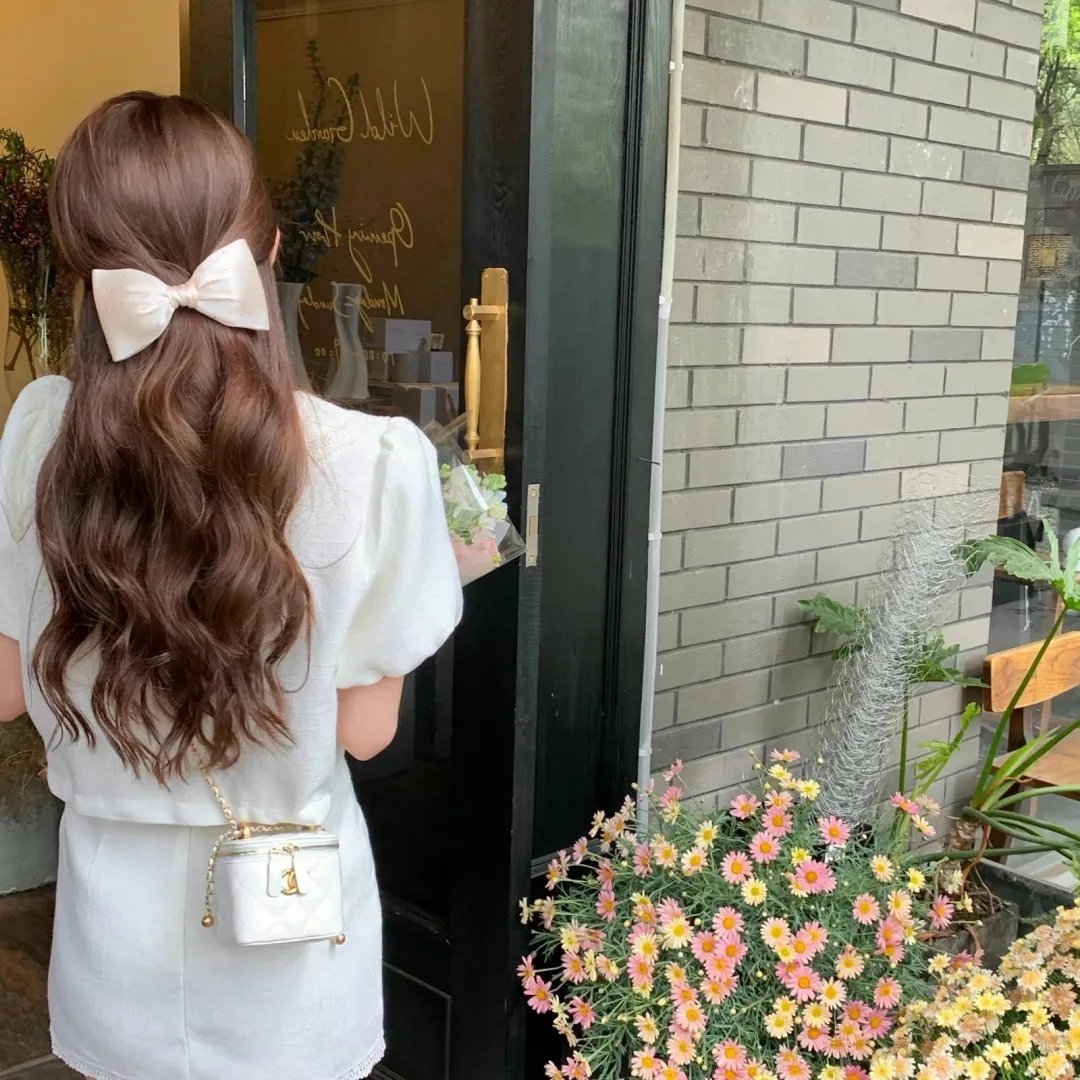 月球